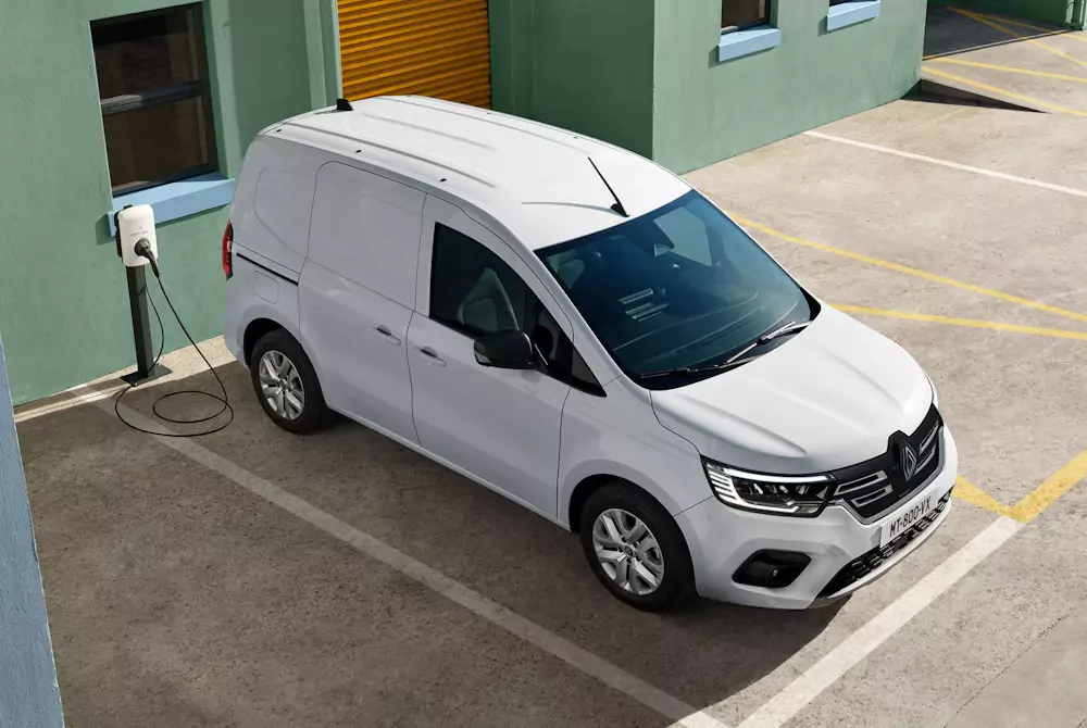 renault-kangoo-eletrica Renault Kangoo Van E-tech a carregar