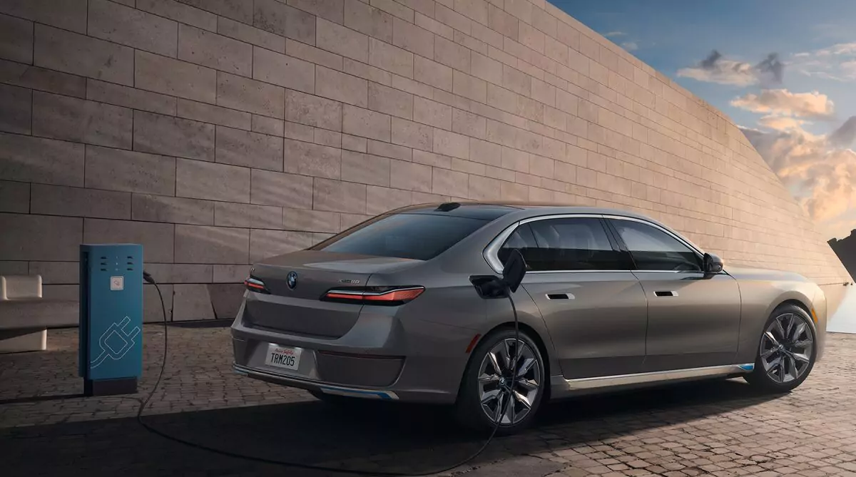 bmw-i7-autonomia BMW i7 100% elétrico a carregar autonomia