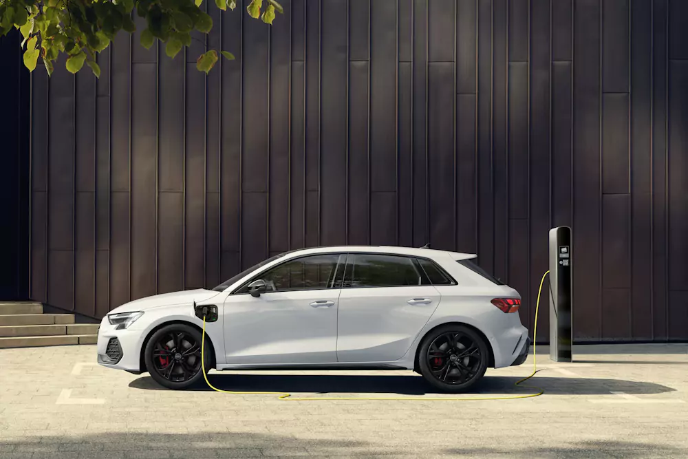 audi-a3-sportback-tfsie Audi A3 TFSIe plug in hybrid a carregar