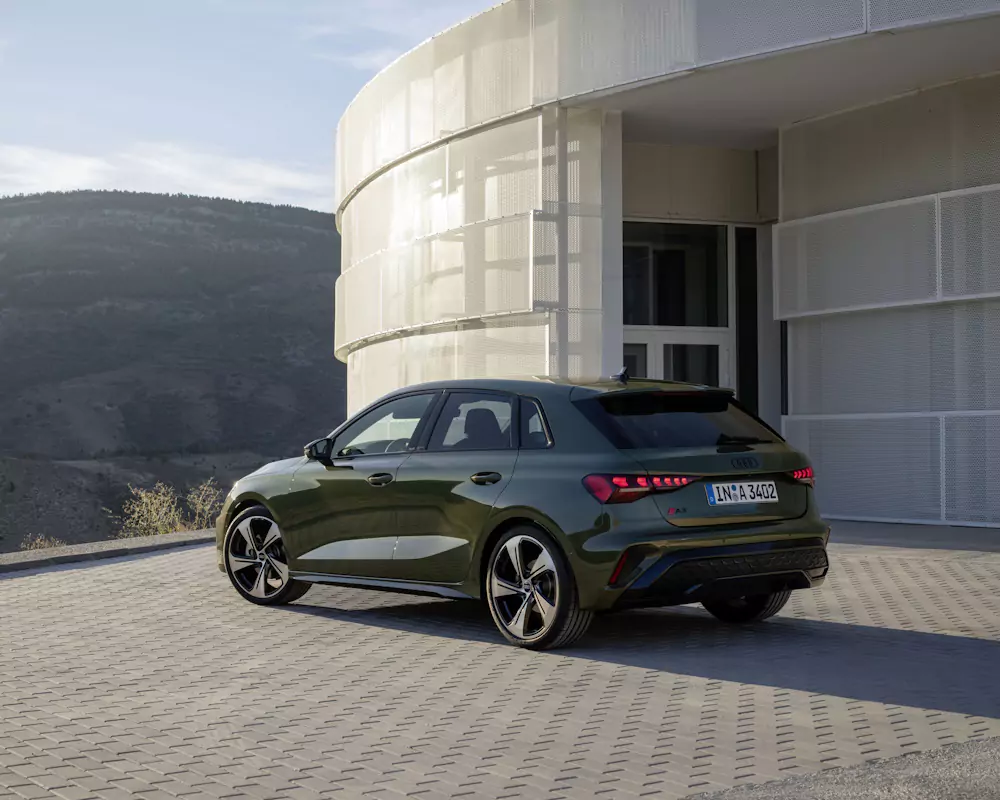 Audi A3 Sportback híbrido plug-in em estrada