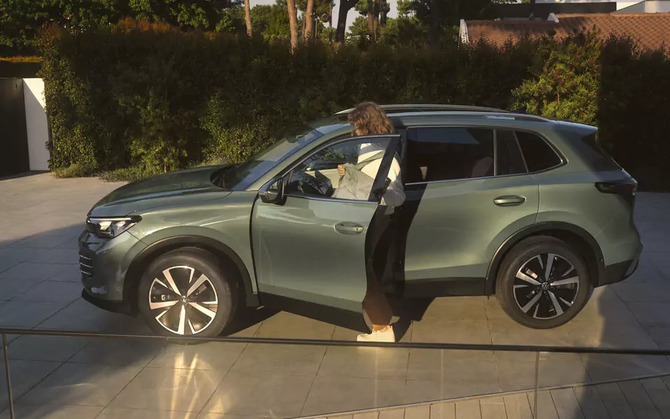 Volkswagen Tiguan eHybrid em ambiente urbano