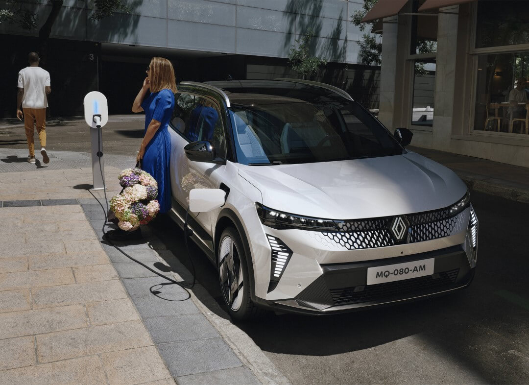 renault scenic e-tech eletrico a carregar