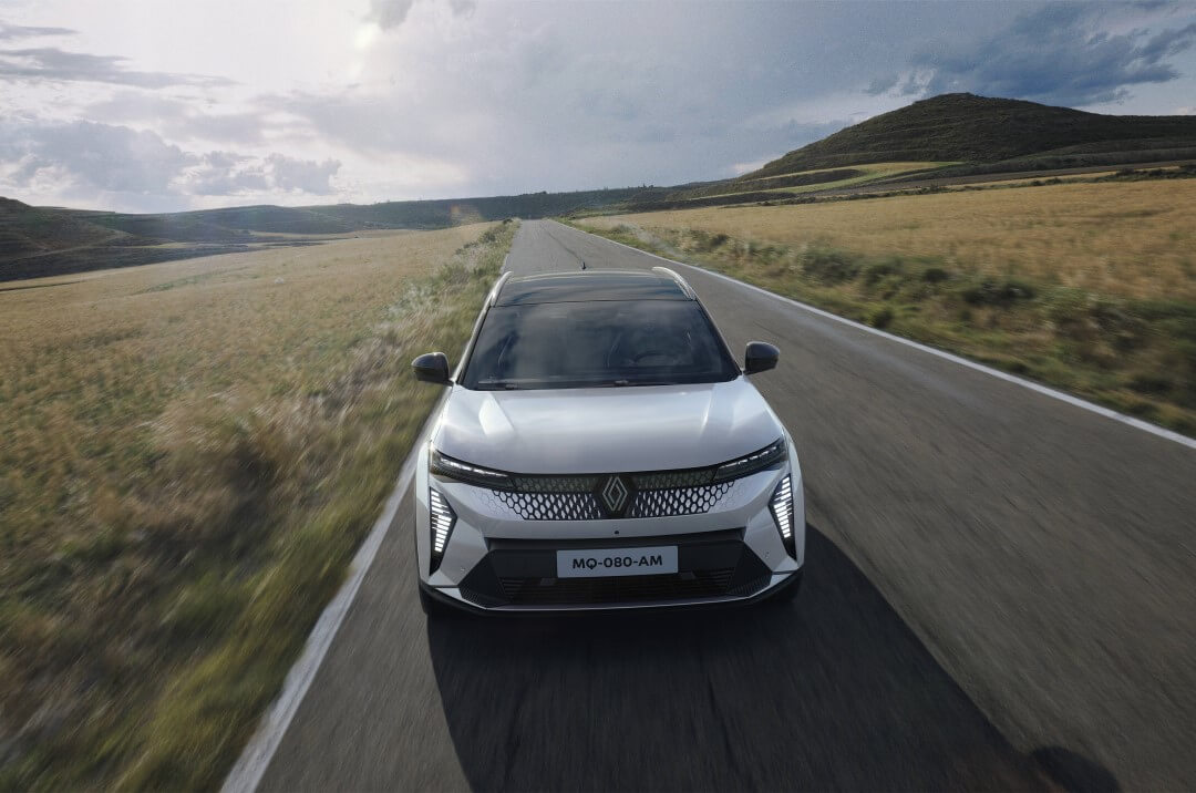 frente do renault scenic e-tech elétrico