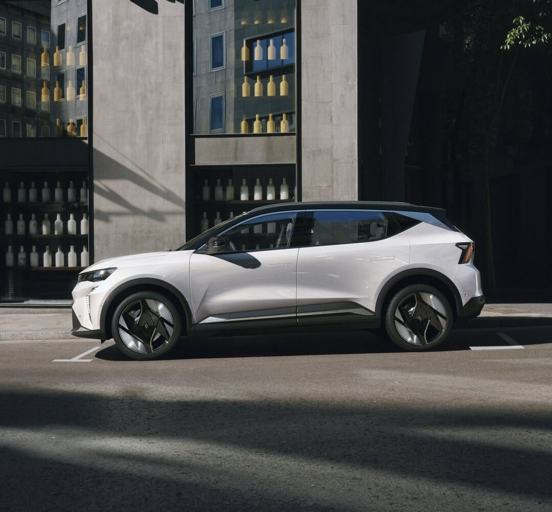 lateral do novo renault scenic e-tech elétrico