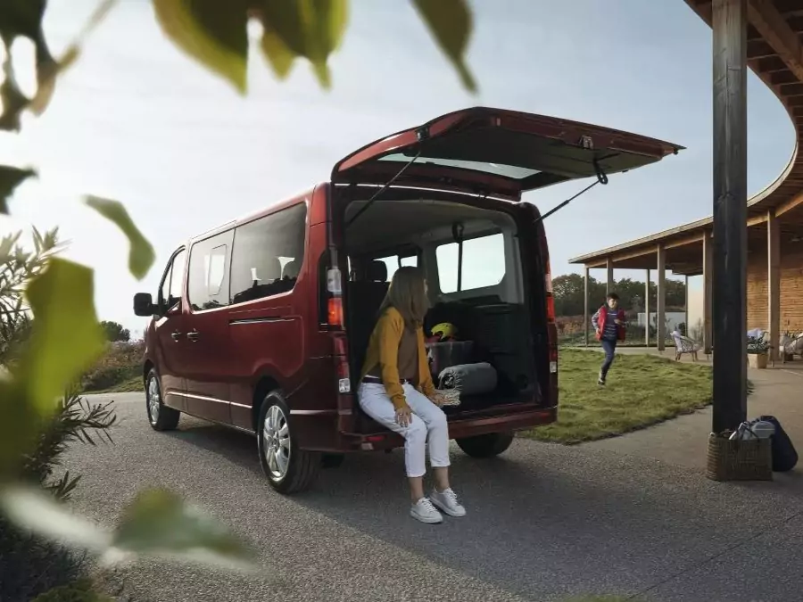 Exterior da carrinha Renault Trafic Combi