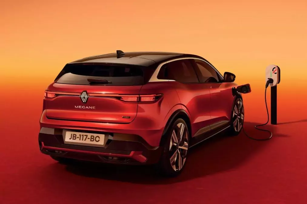 megane-eletrico-carregar Megane e-tech a carregar
