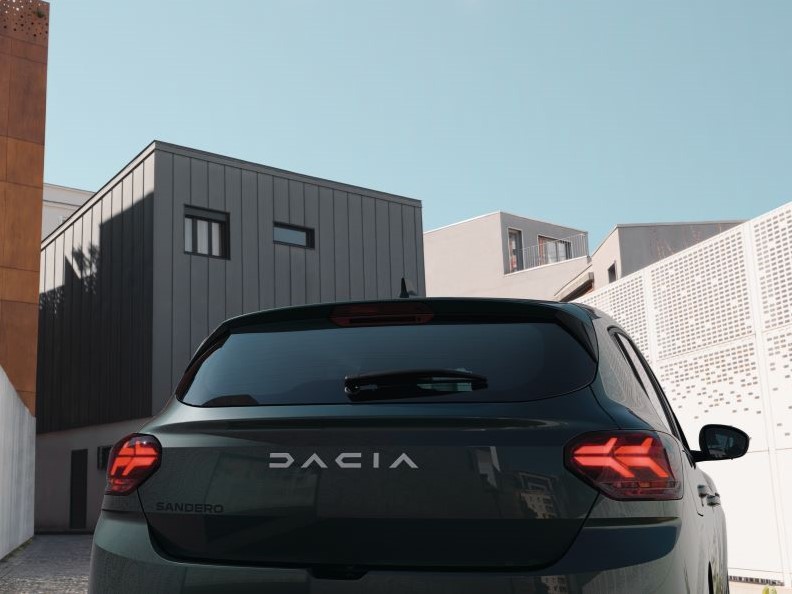 Versões do sandero: a gasolina e a bi-fuel gpl