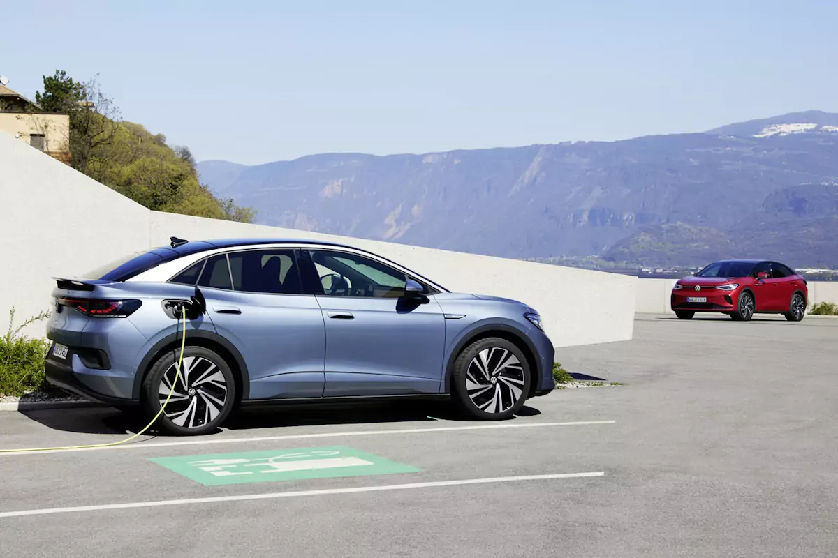 autonomia-id5 id.5 elétrico a carregar