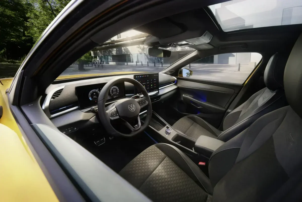 Volkswagen T-Roc 2025 interior