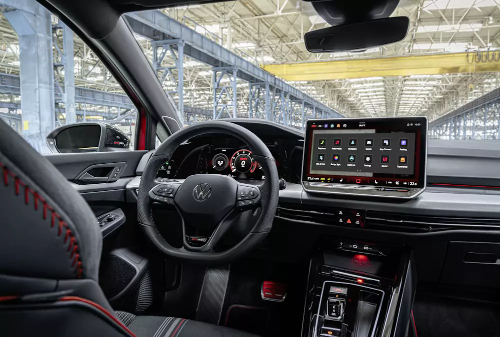 interior-golf-gti-50-edition