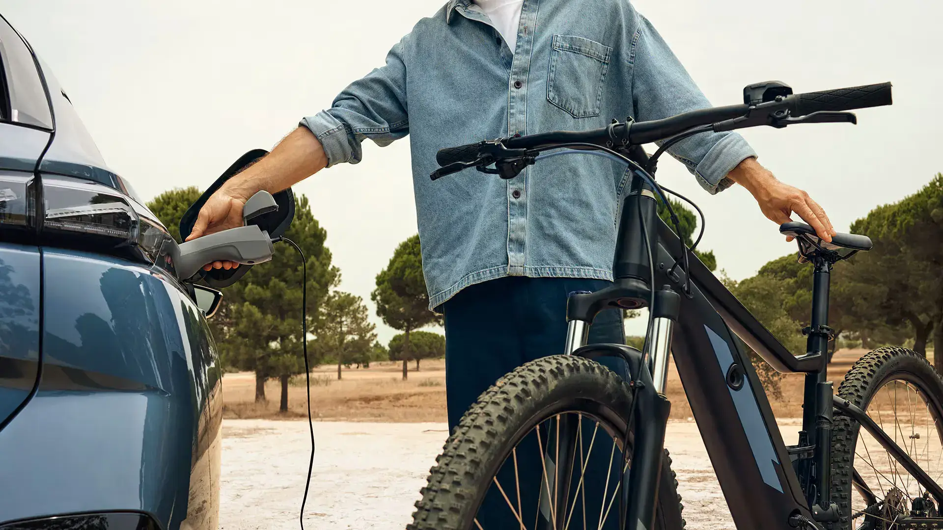 Novo Peugeot E-30 SW a carregar