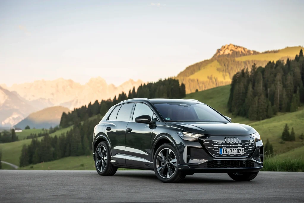 Novo Audi Q4 e-tron visto de frente