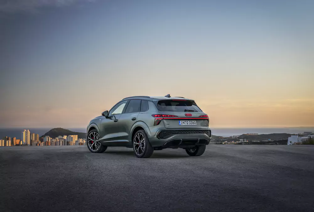 audi-q3-2026-tras Audi Q3 2026 traseira