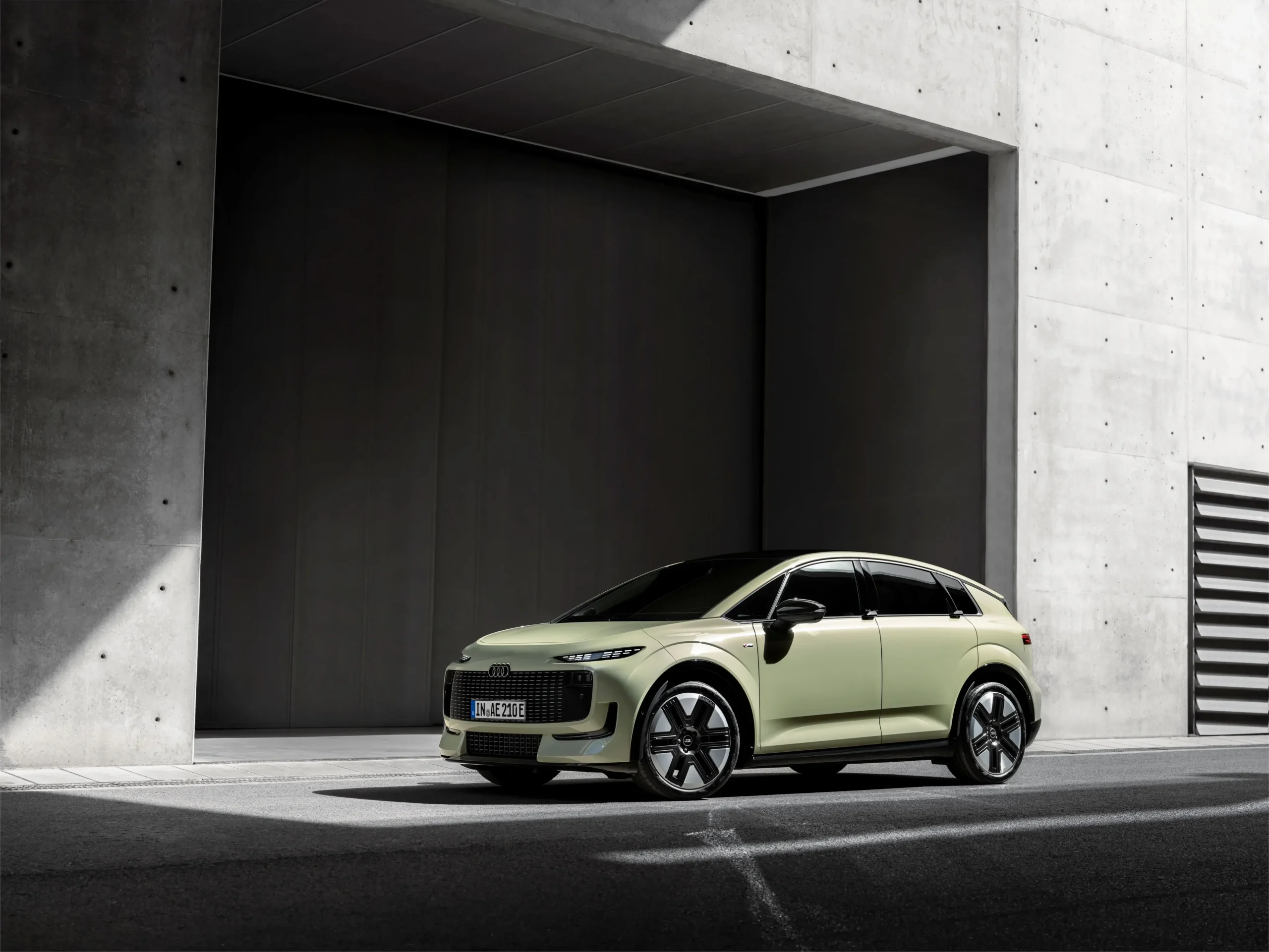 Audi A2 e-tron vista 3/4 frente