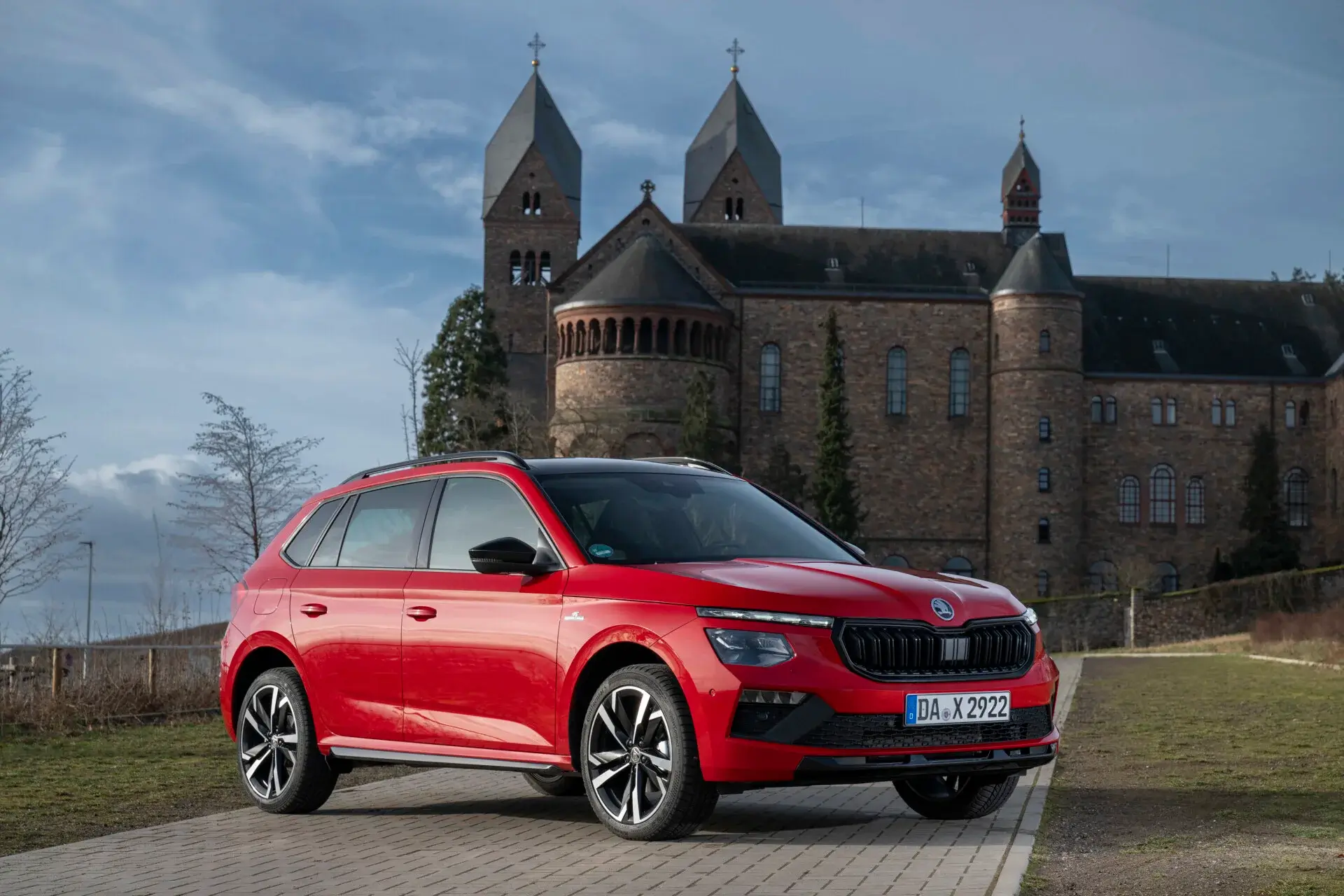 SUV Škoda Kamiq Monte Carlo vermelho