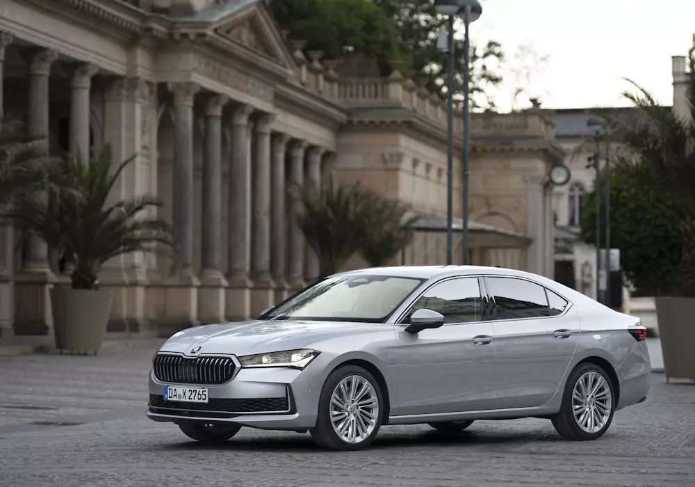 new-skoda-superb-2024 novo Škoda Superb