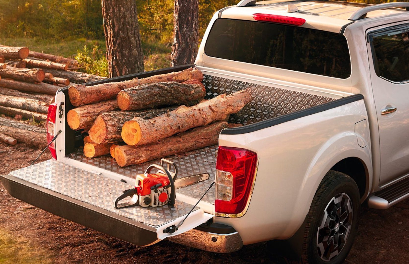 nissan-navara-traseira bagageira do Nissan Navara