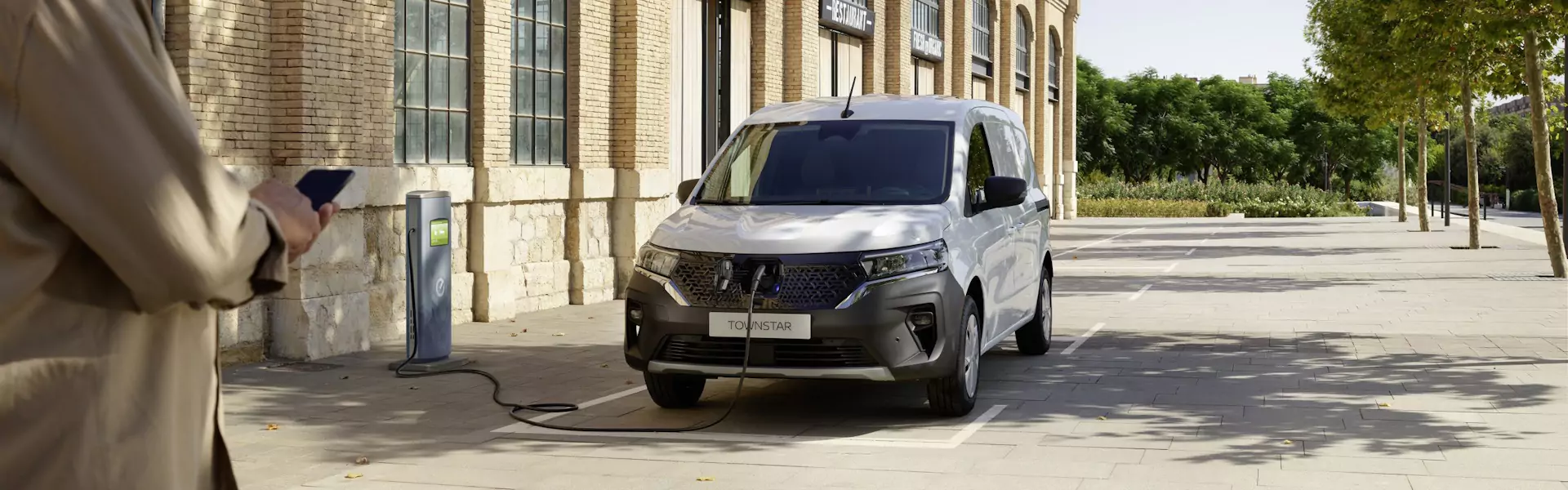 carrinha Nissan Townstar a carregar