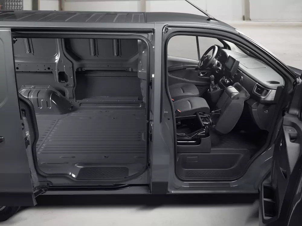 Nissan Primastar interior