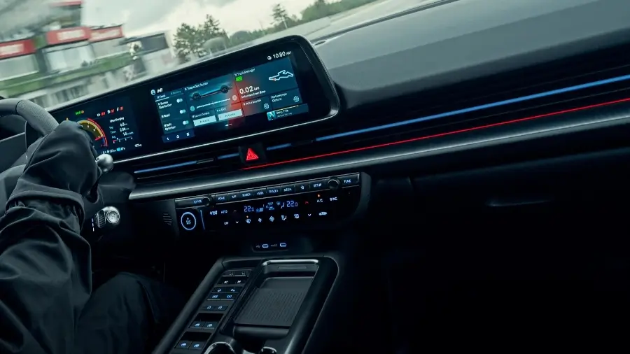 ioniq-6-n-7 Vista aproximada do interior de um Hyundai IONIQ 6 N