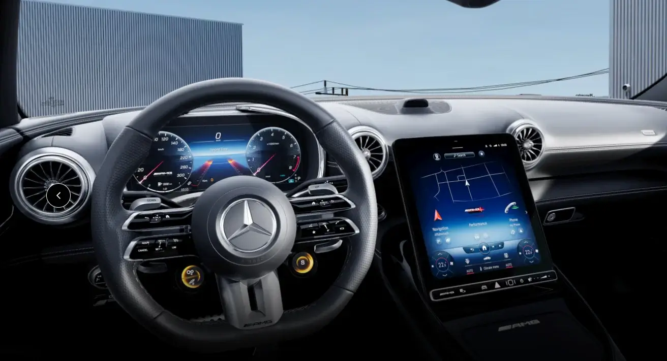 Vista interior do cockpit Mercedes-Benz AMG SL