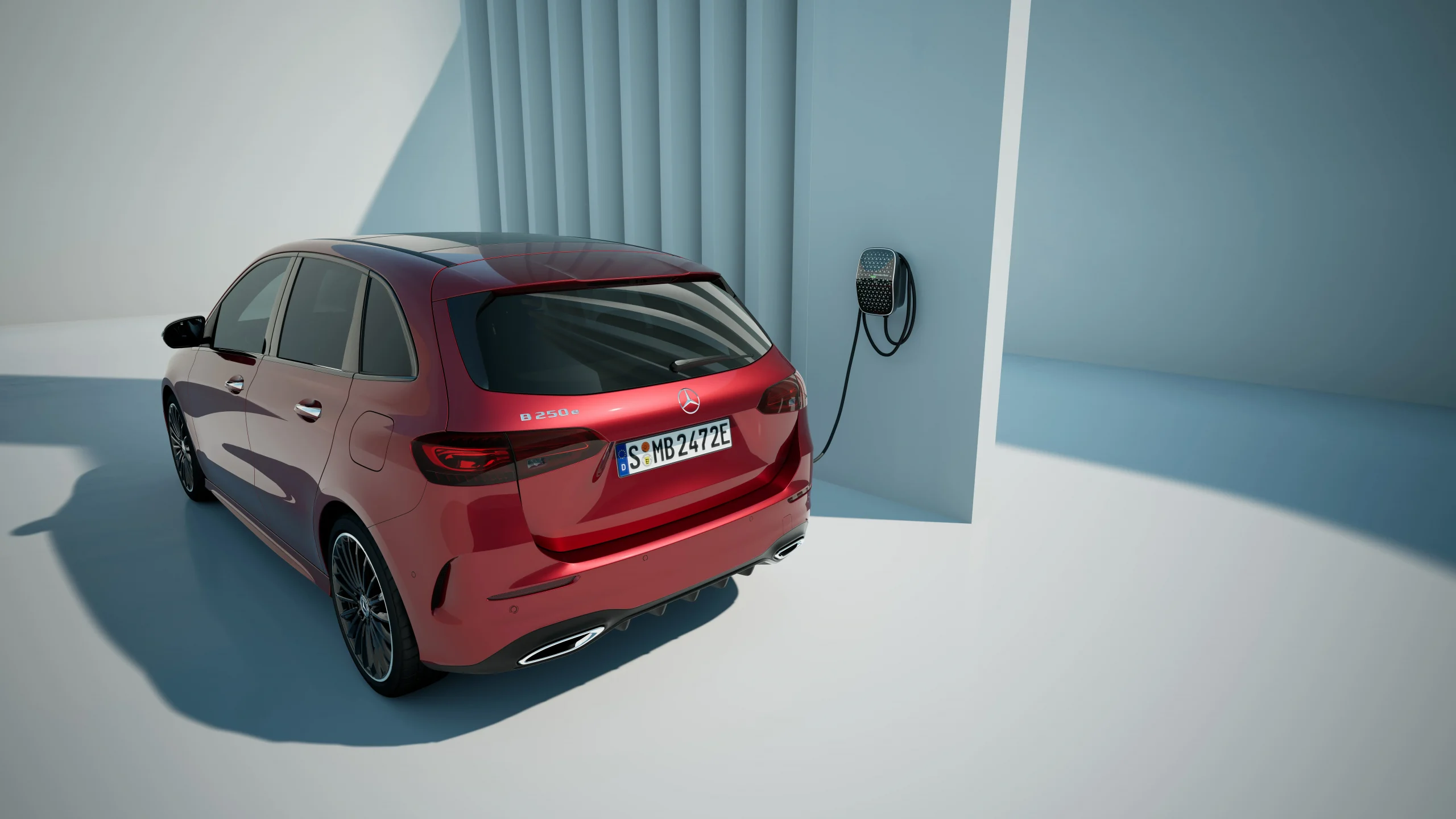 Mercedes-Benz Classe B Híbrido Plug-in a carregar