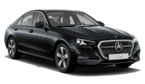 Mercedes-Benz Classe C Limousine preto, vista dianteira lateral em fundo branco