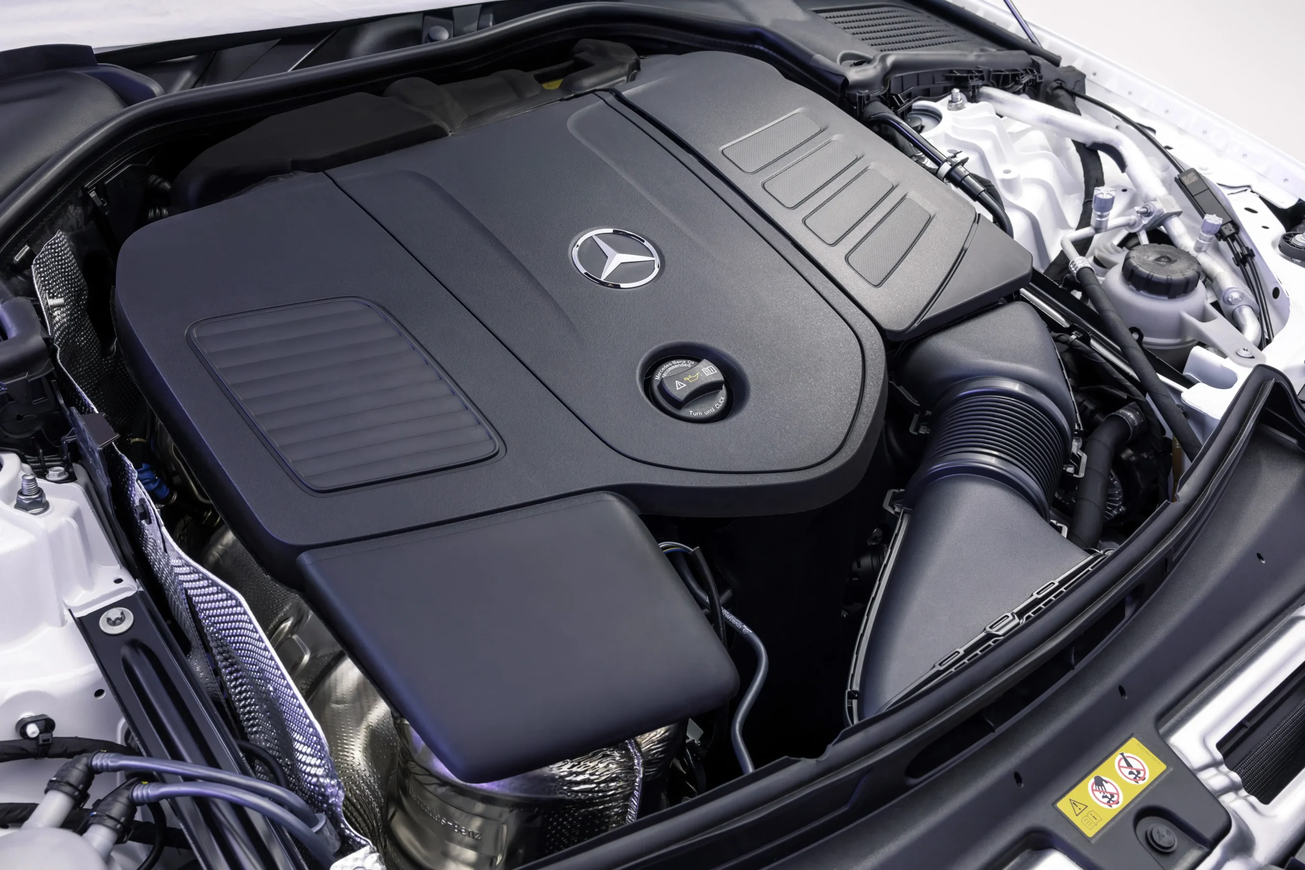 Compartimento do motor do Mercedes-Benz Classe C Limousine