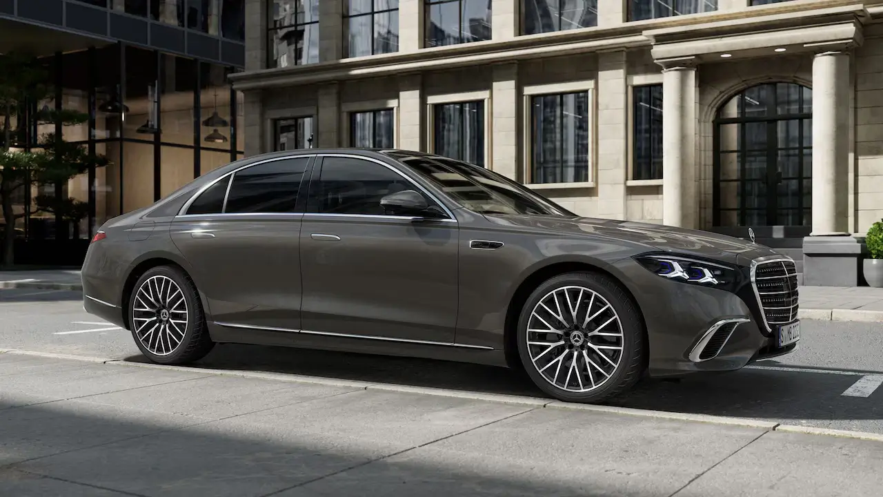 Mercedes-Benz Classe S 2026 visto de lado