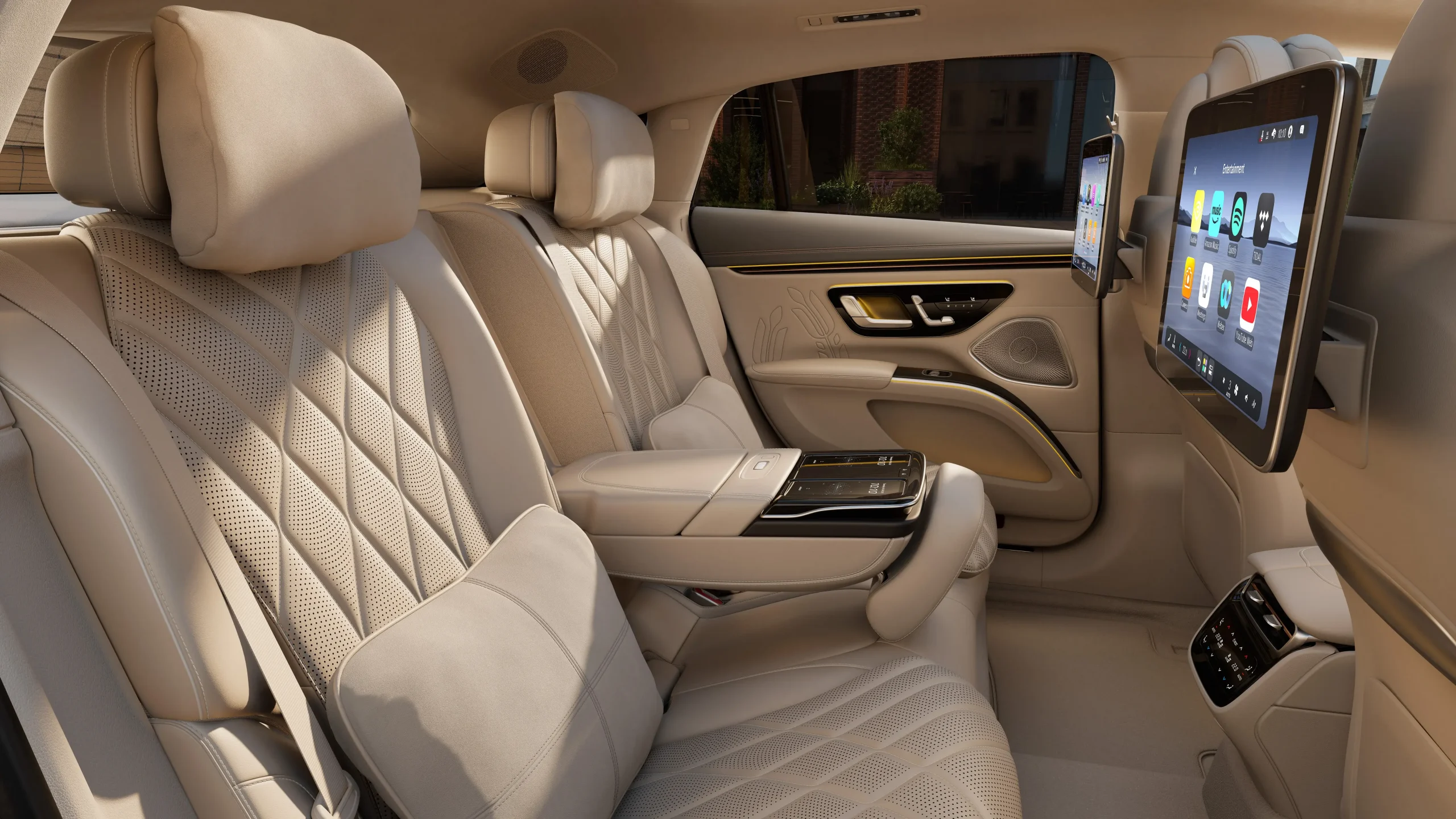 eqs-6 Vista interior da parte de trás do Mercedes-Benz EQS Limousine
