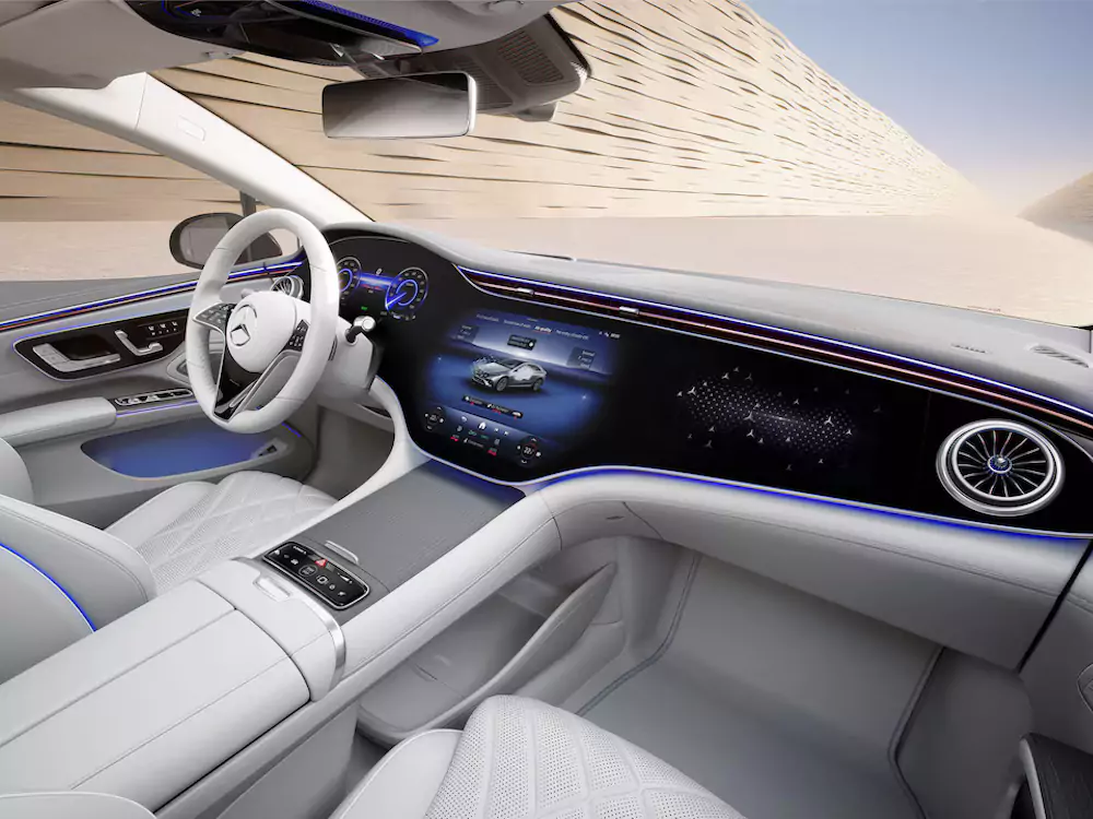 eqs-limousine-interior MBUX Hyperscreen