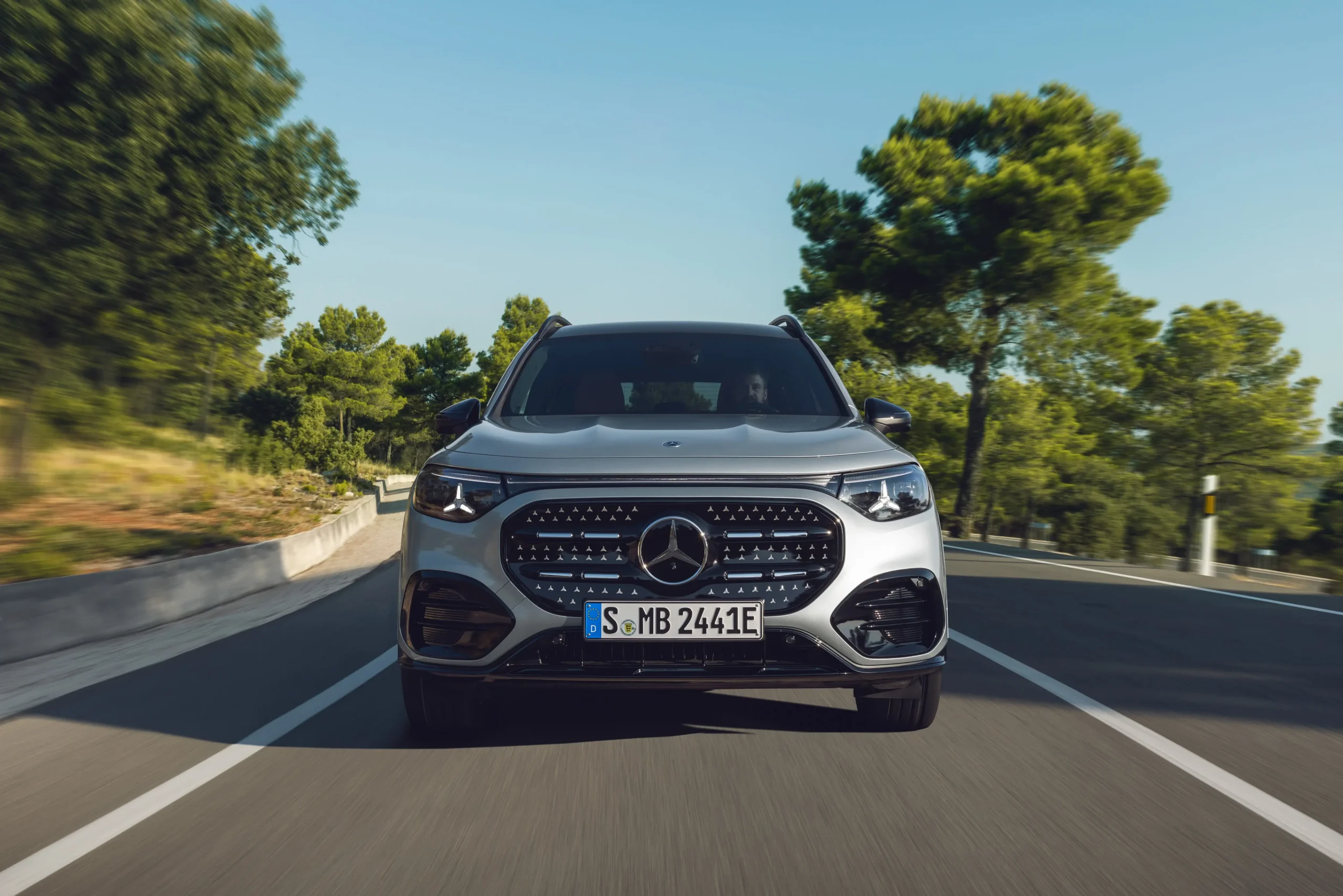 Mercedes-Benz GLB visto de frente
