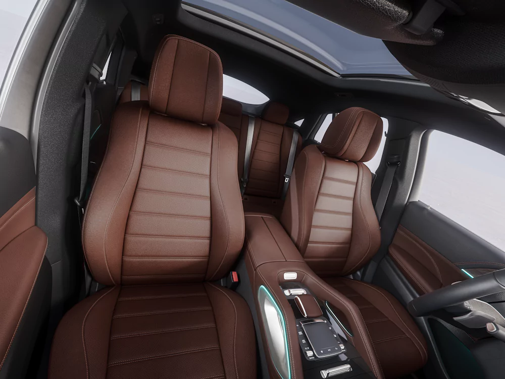 interior-gle-coupe bancos de pele e teto panorâmico no interior do GLE Coupé