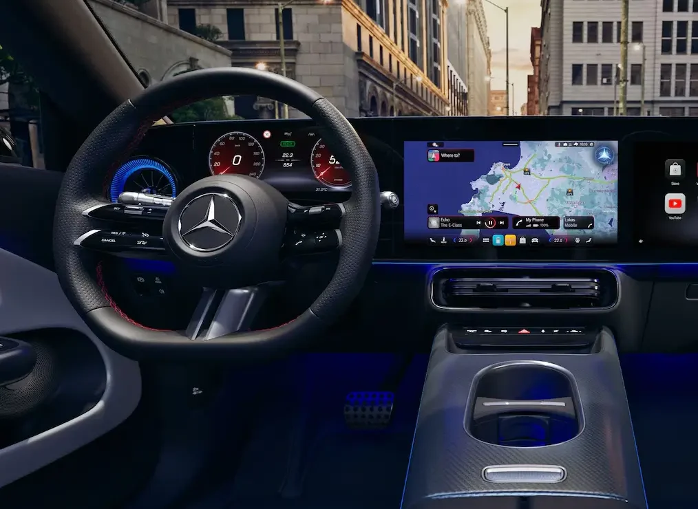 Vista interior dos ecrãs da Mercedes-benz shooting brake elétrica