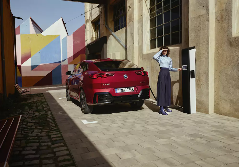 autonomia-ix2 bmw ix2 elétrico a carregar