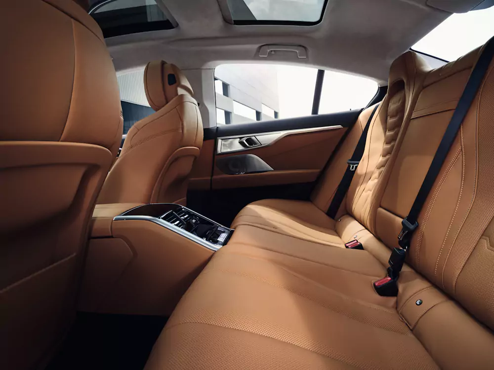estofos em pele do bmw série 8 gran coupé
