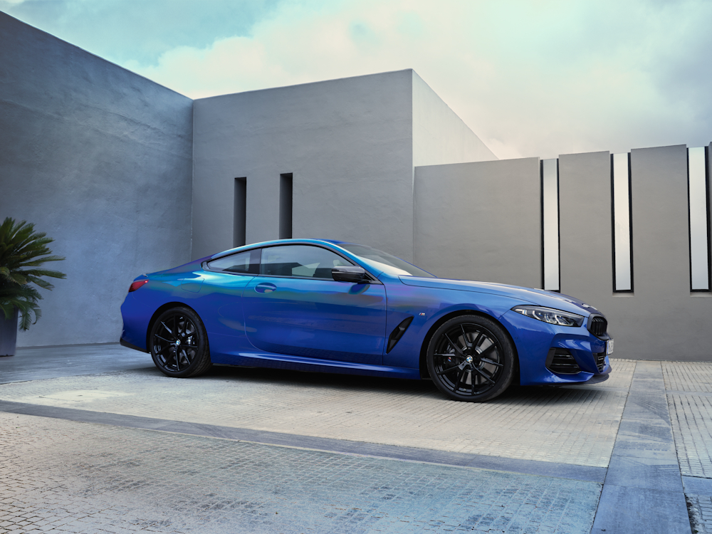 design exterior do BMW Série 8 Coupé em azul