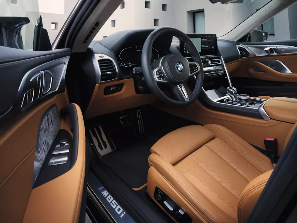 interior do série 8 gran coupé