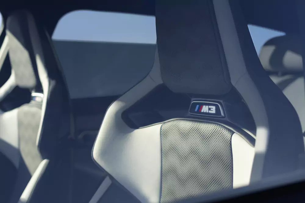 interior-m3-touring bancos do interior do m3