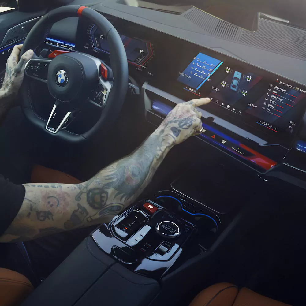 interior-m5-touring BMW Curved Display M5 Touring