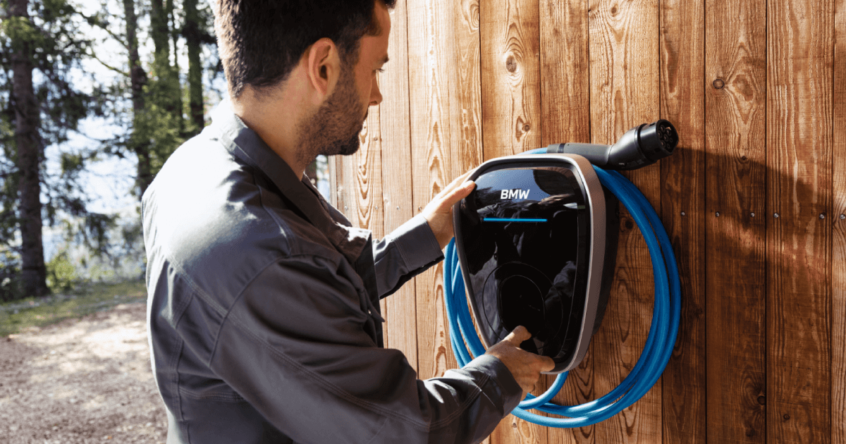 BMW-Wallbox-e-BMW-Charging-CBaviera-NACIONAL_LP-SLIDE-WALLBOX