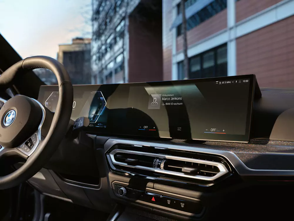 BMW curved display