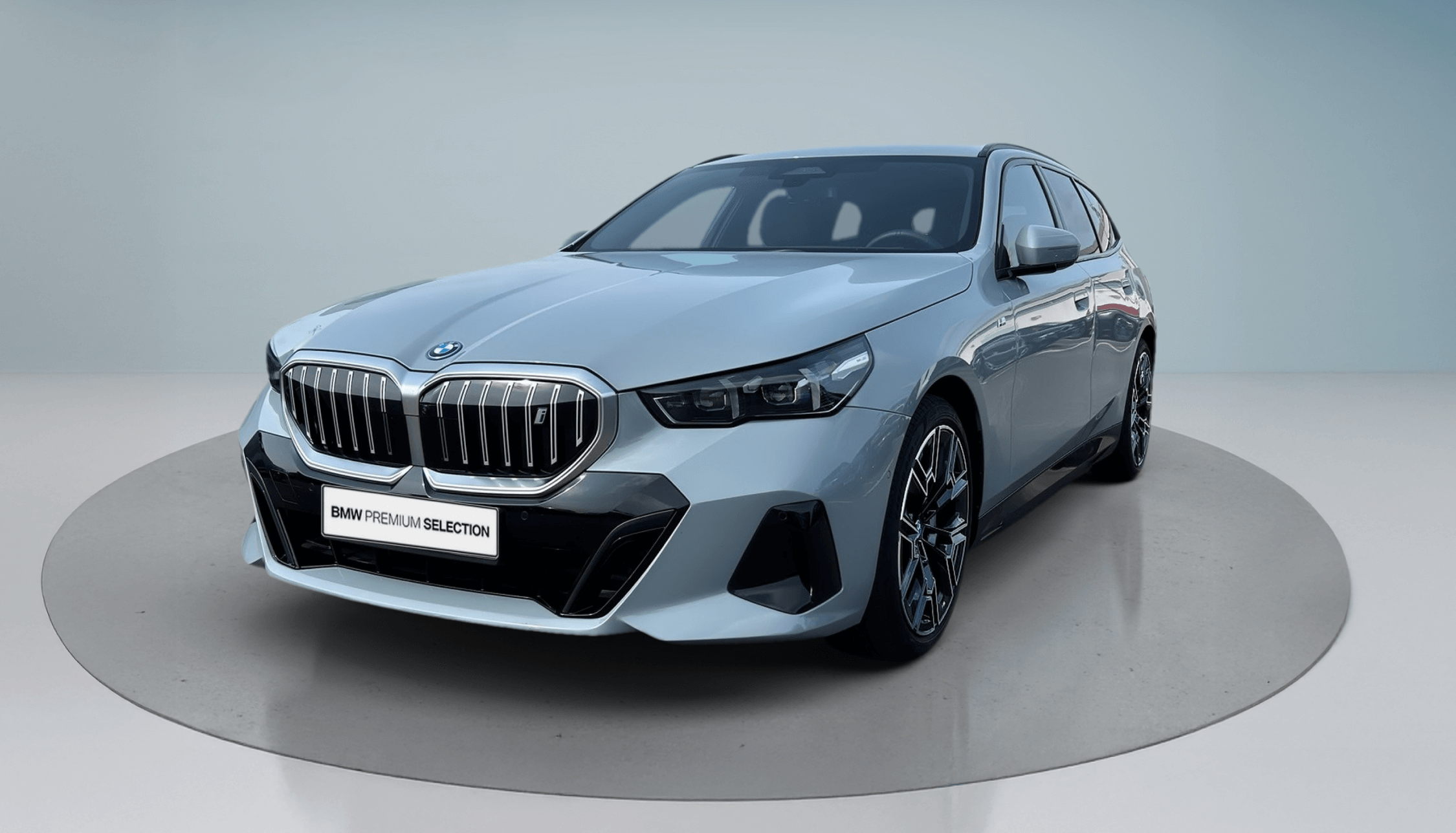 Exclusividade sobre Rodas - 09_2025_BMW i5 Touring LP (1)
