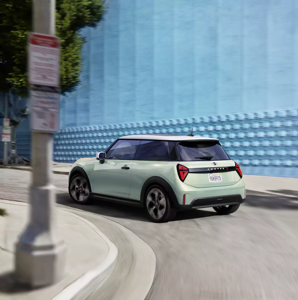 mini-cooper-motor MINI Cooper 3 portas em andamento