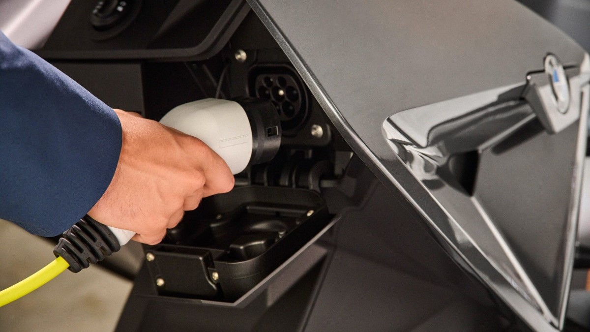 bmw-ce-04-carregamento-media-66acb229eb30d BMW CE 04 a ser carregada