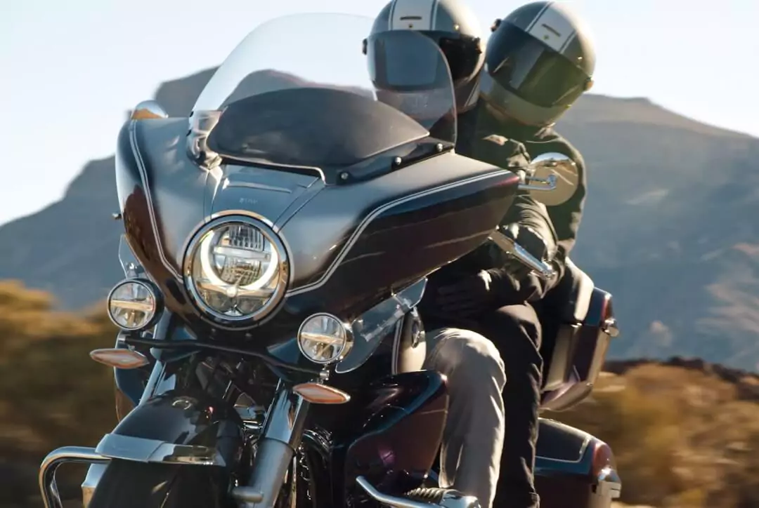 bmw-r18-transcontinental-seguranca moto BMW em andamento