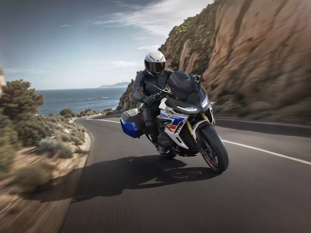 nova-r1300rs R 1300 RS na estrada