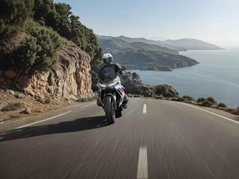 r-1300-rs R 1300 RS na estrada