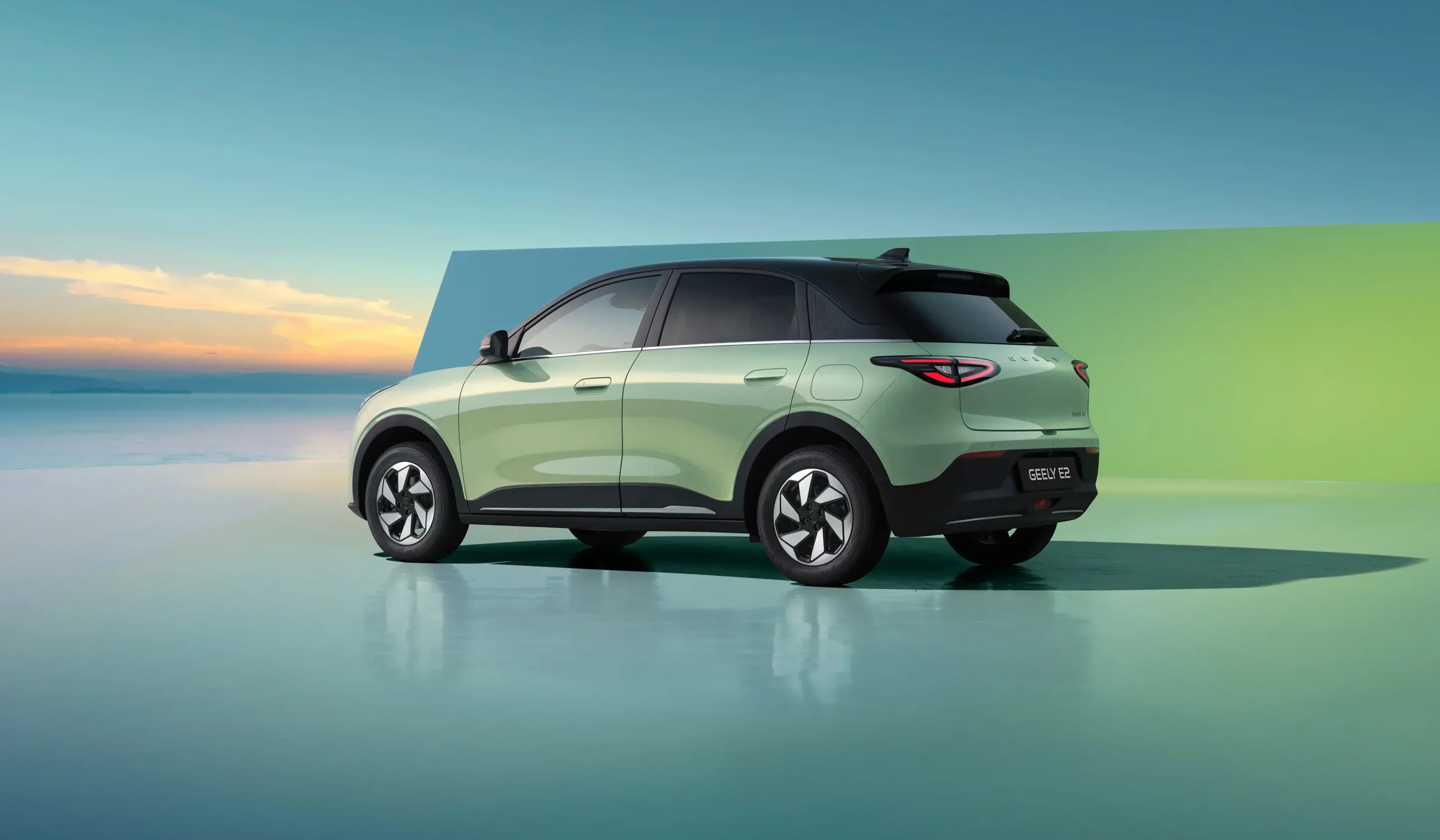Geely E2 visto 3/4 traseira