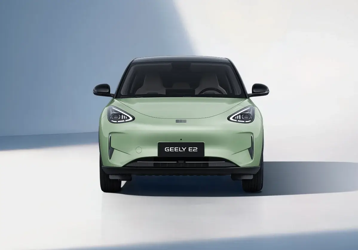 Vista frontal do Geely E2